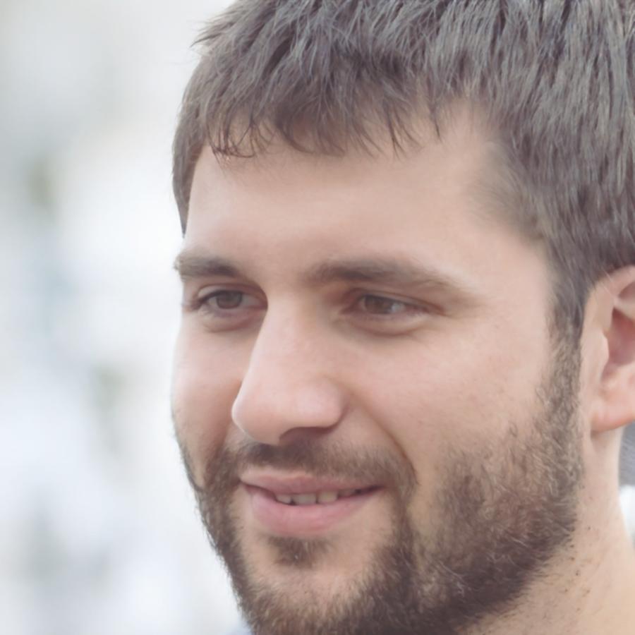 Senior position trading instructor with market experience